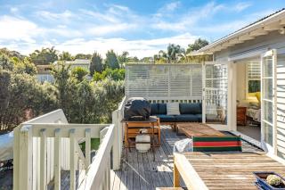 Driftwood Cottage - - 8