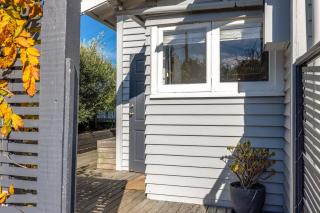 Driftwood Cottage - - 2