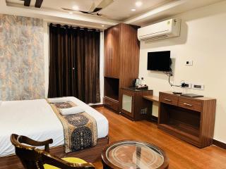 Trimrooms Banaras Station - 8