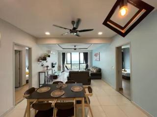 Deluxe Seaview Suite Tripe Bed with bath tub - Tanjong Tokong - 8