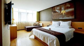 IU Hotel Zhengzhou Erqi Wanda Plaza Daxue Road Branch - Zhengzhou - 1