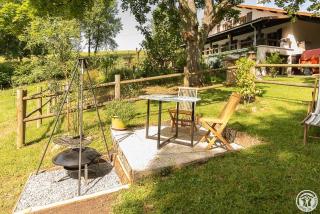 Manoe - - 4
