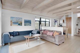 Beachfront Cottage With Panoramic View - Lønstrup - 4
