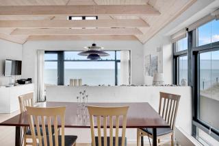 Beachfront Cottage With Panoramic View - Lønstrup - 2
