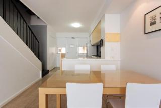 Oceanfront Wharf Stay Sleeps 6yachts & Views - Fremantle - 4