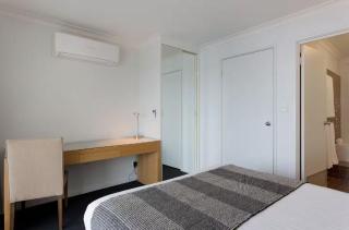 Oceanfront Wharf Stay Sleeps 6yachts & Views - Fremantle - 1