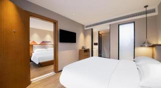 Borrman Hotel Zhanjiang Wuchuan Jinsha Plaza - Zhanjiang - 1