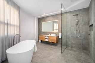 The Barns of Freeling - 1