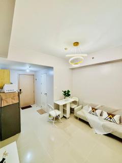 Cozy 1BR Condo at Grass Residences near SM North - Manila - 8