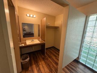 Economy Inn - Belleville - 3