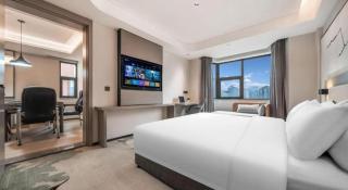 GreenTree Eastern Chongqing Yangjiaping Pedestrian Street Mixc Hotel - 9