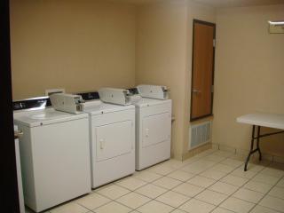 Best Western Plus Hill Country Suites - San Antonio - 9