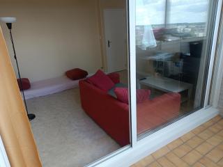 Cozy 1 bedroom, 10 min walk to train station - 0