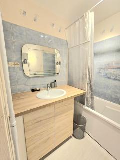 Cozy 1 bedroom, 10 min walk to train station - 8