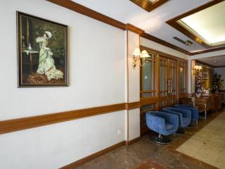 Four Chain View Hotel - 1