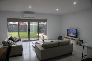 Home in Wyndham Vale, Melbourne - Wyndham Vale - 6