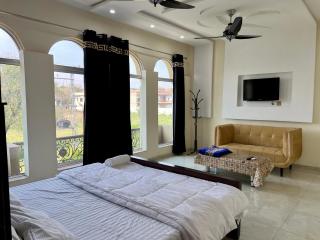 Overseas Families Den, Modern House in Jhelum, Netflix, UPS - Jhelum - 9