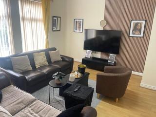 Large 1-Bed Apartment - Close to Old Traff - Mánchester - 0