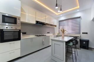 4BR Apt-Swimming-Pool-Gym-WiFi - Lekki - 4