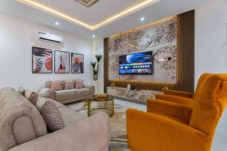 4BR Apt-Swimming-Pool-Gym-WiFi - Lekki - 2