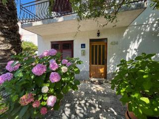S3 - Double room with private bathroom next door in Jelsa on Hvar - Jelsa - 3