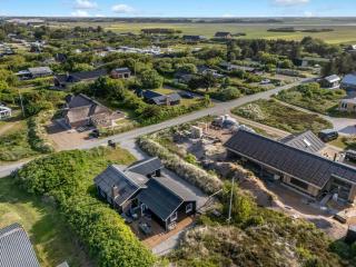 Lovely Holiday Home With 6-Person Outdoor Hot Tub, Close To The North Sea And Søndervig Center, - Ringkøbing - 0