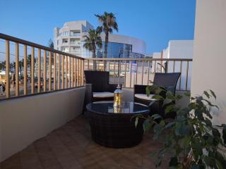 Spacious Bugibba Seafront Home 3BR Free Parking Free WiFi - 3