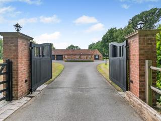 The Pool House - Uk49372 - Send - 8