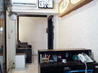 White House Asoke Sukhumvit 18 - 1