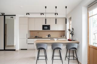 Central Location I Private Garage Parking & Easy Checkin I Cᴏʜᴏsᴛ - 3