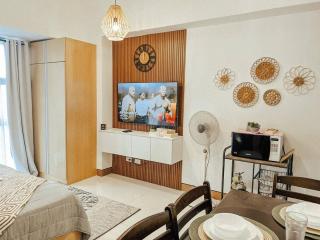 Studio Unit McKinleyHill near Venice Grand Canal - Manila - 2