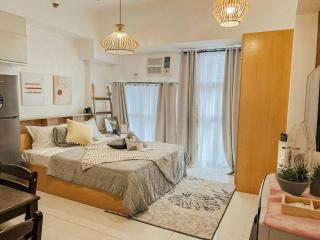 Studio Unit McKinleyHill near Venice Grand Canal - Manila - 1