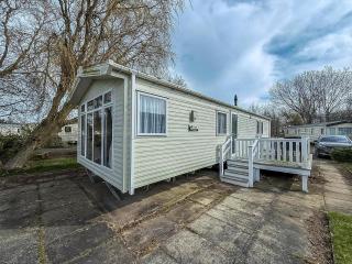 Great Caravan With Decking Southview Holiday Park In Skegness Ref 33002V - Skegness - 0