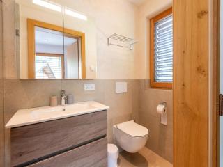 Apartment in Tyrol near Ski Slopes, cleaning included - - 8