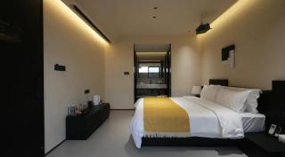 Send Rain Hotel - - 6