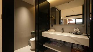 Send Rain Hotel - - 1