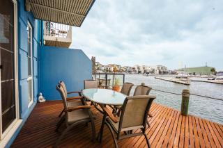 Waterfront Haven with Deck, Marina Views & Parking - Patterson Lakes - 9