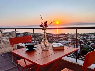 Harris elegant house II superb view near airport - Artemida - 9