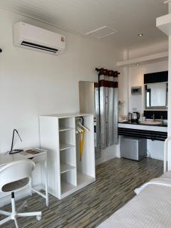Joy Houses - Haad Rin - 8