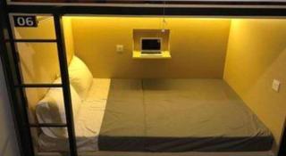 InnBox Capsule Hotel - 4