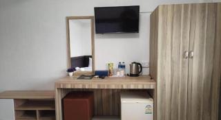 Rimnam Hotel Suk Sawat 70 - 4