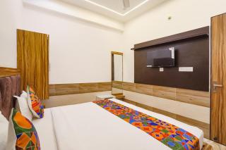 FabHotel Devi Heritage - 2 kms from Shri Banke Bihari Mandir - 2
