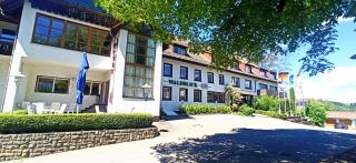 Hotel Waldblick BSR Garten mit Pavillons im Schwarzwald, ideal für Paare, Familien, Hunde - Donaueschingen - 9