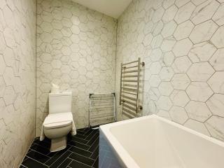 First Avenue Apartments - Moffat - 6