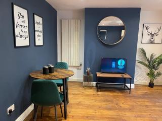 First Avenue Apartments - Moffat - 3