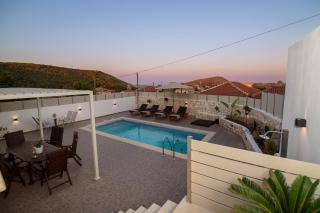 Dimitra's House with Private Pool - Koiliomenos - 8