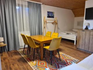 Whispering Pines - Šišava - 8