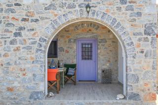 Kivotos Mani - Pyrgos Dirou - 1
