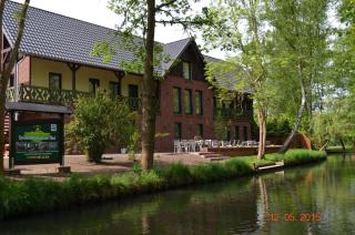 Spreewaldscheune am Fließ-Ferienwohnungen am Wasser in Burg - Burg - 0