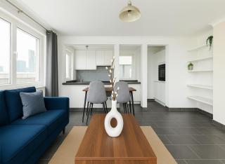 2 Bed Apartment in Canary Wharf - 3